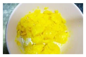 咸蛋黄局玉米的做法（用最简单的方式，让你享受最美味的味道）
