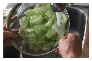 美味易做的鱼香佛手瓜（鱼香调料的做法，让你轻松做出口感绝佳的佛手瓜）