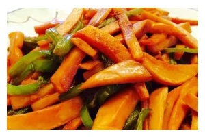杏鲍菇炒青椒的做法（健康营养又美味的菜肴）