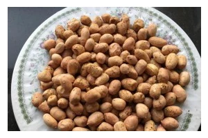 怎样在微波炉里烤出香脆的五香花生米（学会简单易行的做法，享受营养美味的小零食）