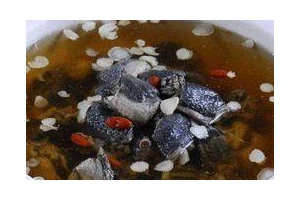 滋补养生，熟地黑豆乌鸡汤（熬出美味，助益身体）