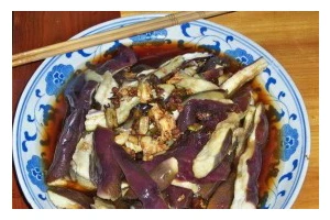 如何制作美味的如花茄子（让你的家常菜不再单调）