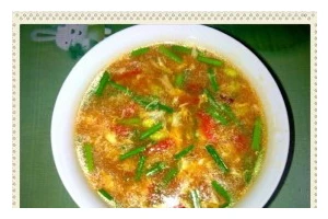 土豆拌汤，简单又美味（用土豆做出的清爽汤品，不仅营养丰富，更是满足口感的新选择。）