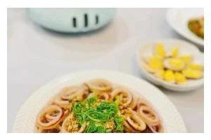 蒜香鱿鱼圈的制作方法（学会这道美味佳肴，让你变身厨房小达人）