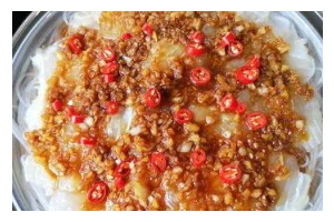 酸辣蒜蓉粉丝蒸鱼，家庭晚餐的最佳选择（一份健康美味的家常菜，让您的餐桌更加丰富多彩）