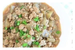 用肉末茄丁制作美食（营养美味的家常菜肴——肉末茄丁）