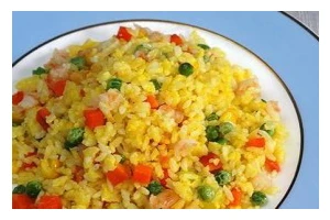 香肠豌豆炒饭，一道美味又实惠的家常菜（教你如何做出口感鲜美的香肠豌豆炒饭）