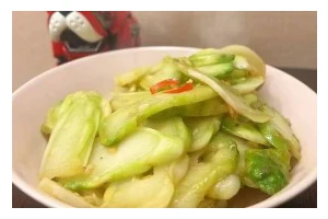 妙手香辣——教你如何制作美味的香辣儿菜（以家常做法，让你轻松掌握口感丰富的儿菜制作技巧）