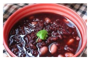 五红补血粥，养生美味一起来（五种红色食材，营养健康又美味）