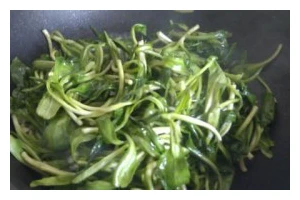 五香干炒马兰头，美味健康的家常菜（家庭烹饪，做出口感香酥、口感独特的马兰头）