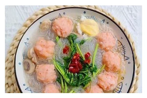 自制美味虾滑的做法（用新鲜虾仁手工制作，健康美味不用愁）