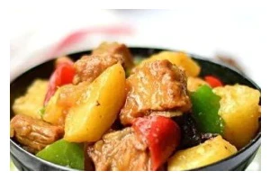 美味香辣排骨烧土豆的做法（一次性搞定，暖胃又下饭！）