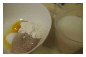 清水小蛋糕的做法（手把手教你制作小清新的蛋糕）