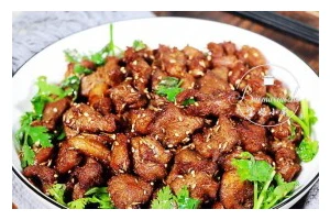 孜然猪肉的制作方法（掌握孜然猪肉的独门做法，家人夸你厨艺大师！）