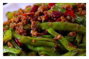 蒜香干煸四季豆，口感鲜香入味（四季豆干煸的窍门，让你轻松吃到好味道）