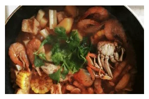 享受美味以肉蟹煲（感受海味浓郁，品味香辣独特，让你欲罢不能的以肉蟹煲）