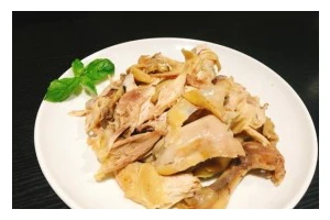 手撕鸡肉的做法详解（简单易学，美味可口）