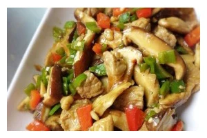 秘制微辣瘦肉炒平菇（家常菜必备，健康又美味的平菇配瘦肉）