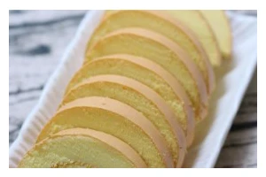 双层蓝莓蜜豆蛋糕卷的制作方法（学会这个秘诀，蛋糕卷也能做得如此美味！）