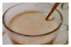 轻松制作三分钟丝袜奶茶（快速上手，让你轻松做出口感细腻的丝袜奶茶）