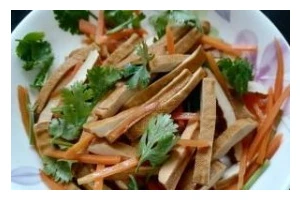 用香干拌芫荽，做一碗美味佳肴（清爽口感，简单易做，健康美味）