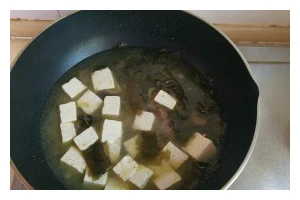 瘦肉海带豆腐汤，让你健康饮食又美味（15道步骤教你做出美味的瘦肉海带豆腐汤）