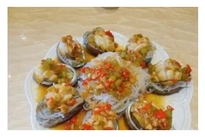 美味又健康，学会制作蒜蓉鲍鱼粉丝的方法！（快来学习如何用美味又健康的食物创造一道极品佳肴吧！）