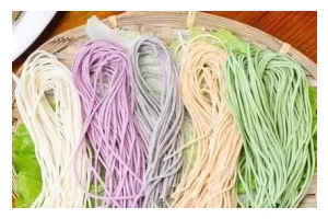 彩色蔬菜面条，健康美味无负担（以时蔬佐面，营养均衡更健康）