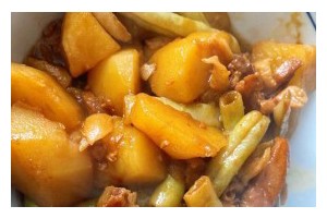 家常土豆牛肉烩豆角的做法（健康美味，营养丰富，滋补身体）