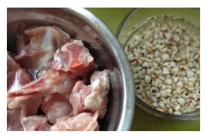 轻松做出营养美味的薏米雪莲果汤（享受口感与健康同在，以薏米为主的养生美食）