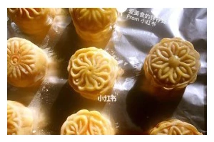自制莲蓉陷，让你的月饼更加美味（手把手教你制作莲蓉陷，让你的月饼一秒变大厨）