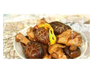 美味香菇焖鸭的做法（享受口感丰富的佳肴）