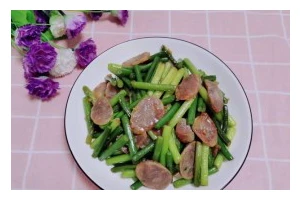 香气四溢的小炒火腿（用细火慢炒，肉质鲜嫩，口感极佳）