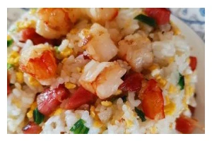 虾仁牛肉蛋炒饭的美味制作（美食享受不止于口腹之欲，更是一种文化体验）