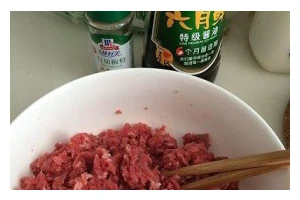 炸牛粒美食制作全指南（手把手教你做出香脆多汁的炸牛粒，让你大快朵颐）