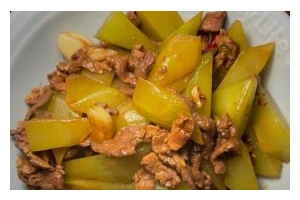 莴笋炒牛肉丝的家常做法（快乐下厨，健康享受美食）