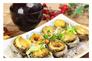 蒜香小鲍鱼的做法（一道简单又美味的海鲜佳肴，教你轻松掌握）