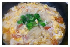 美味清爽的蔬菜汤面片（健康养生，轻松制作，汤汁浓郁，面条劲道）