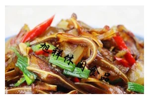 蒜苔炒五香猪耳的做法（味道鲜美，营养丰富，口感酥脆可口）