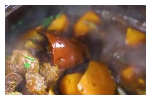 炆牛腩——美味与温暖的结合（家常菜的味道，红烧牛肉的做法）