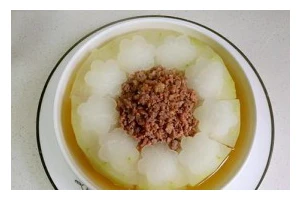 午餐肉蒸冬瓜，美味又营养（蒸出香气，瓜嫩肉鲜，一口下去回味无穷）