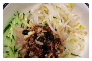 传统美味，广元米凉面（探寻米凉面的制作工艺和历史传承）