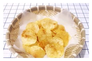 无油版微波炉薯片制作全攻略（健康美味，家庭DIY必备）