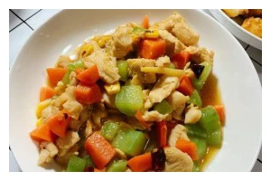 美食DIY（15个段落教你做出口感鲜美的什锦蔬菜肉丁，尝遍五味，满足味蕾。）