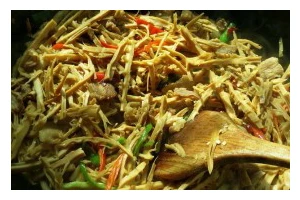 一道爽口美食——肉丝炒干笋（用肉丝和干笋烹饪美食，味道香浓扑鼻，口感鲜美可口）