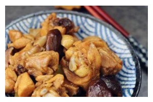 小土豆香菇烧鸡块，家庭美味不容错过！（最简单易学的做法，让你快速掌握！）