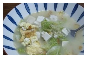 健康美味，以西红柿白菜豆腐汤为主题（一碗营养丰富的汤品，让你健康又美味）