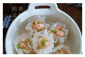 美味可口的虾仁肉末烧卖（用精心烹制的烧卖品尝鲜美海鲜）