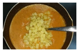 美味可口的西红柿土豆鸡蛋汤（用最简单的食材，轻松做出营养丰富的汤品）