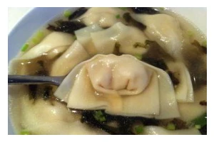 用香葱烹制美味鲜肉馄钝（传统中式美食的精髓，一口咬下满足你的味蕾）